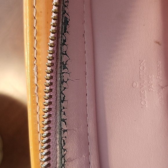 Louis Vuitton Yellow Vernis Houston Bag - Picture 9 of 10